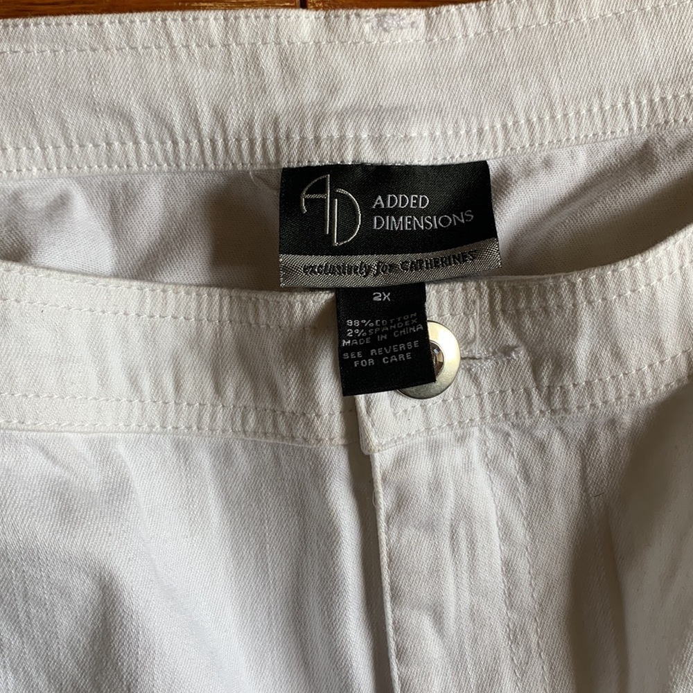 White capris with rhinestone accents - Picture 5 of 6